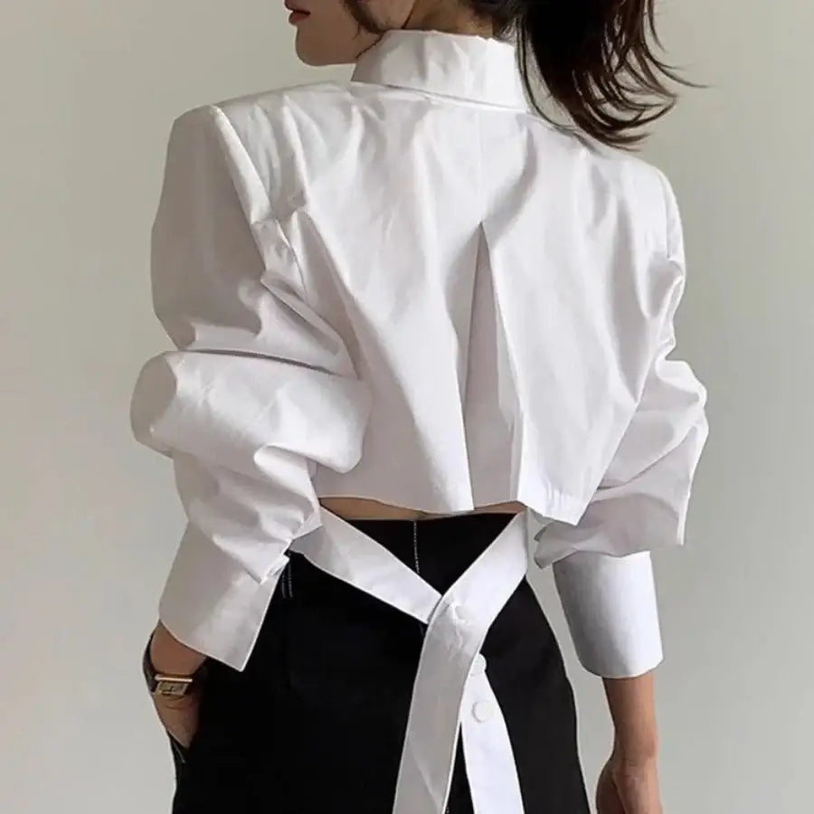 TorontoVogue™ | Cropped Shirt With Ties