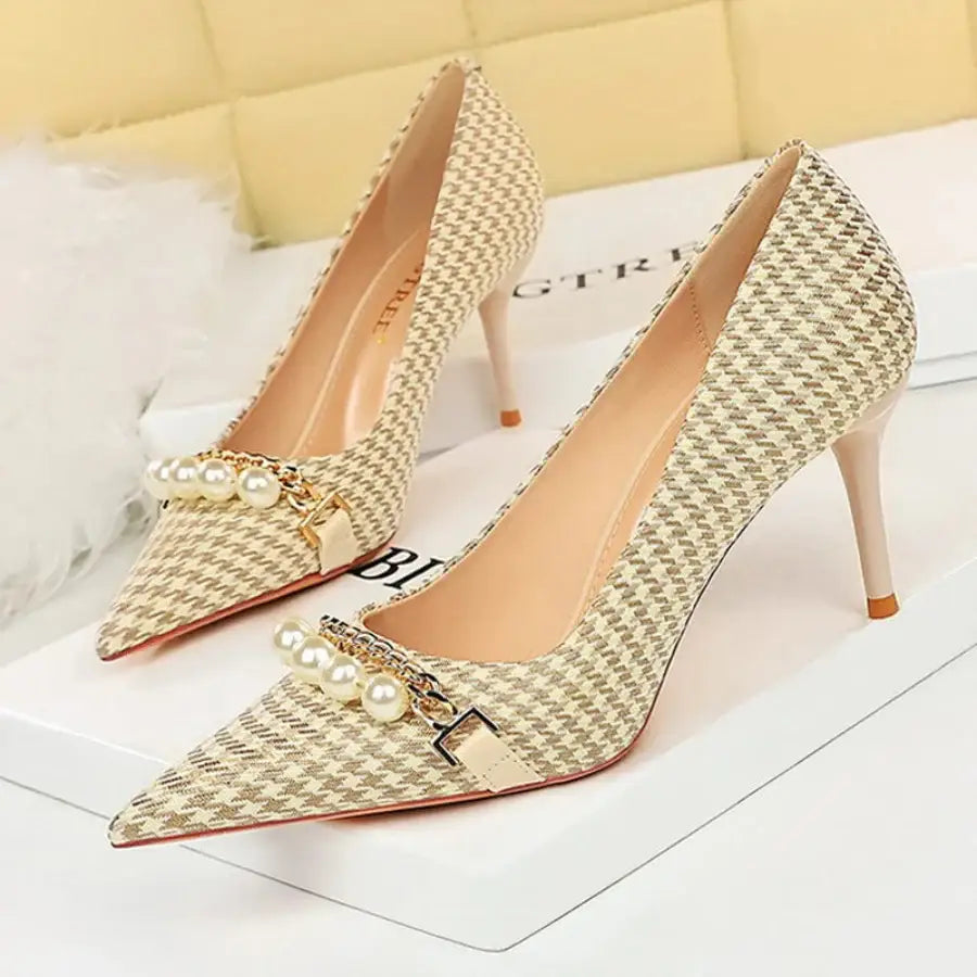 TorontoVogue™ | Houndstooth Heels